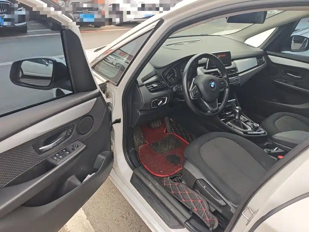 BMW 2 Series Active Tourer — миниатюра 16