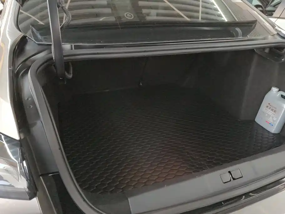 Peugeot 408 — миниатюра 4