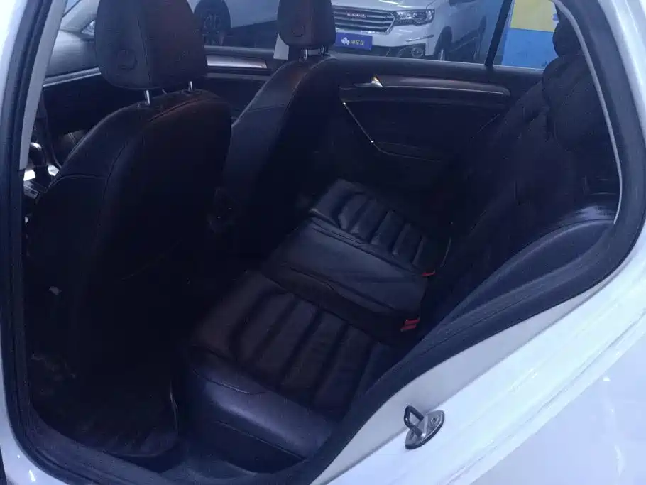 Volkswagen Golf — миниатюра 11