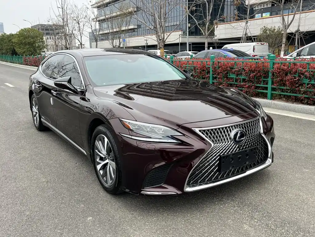 Lexus LS — миниатюра 3