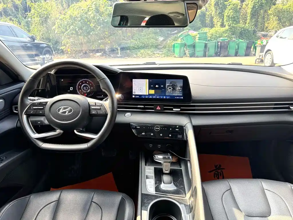 Hyundai Elantra — миниатюра 6