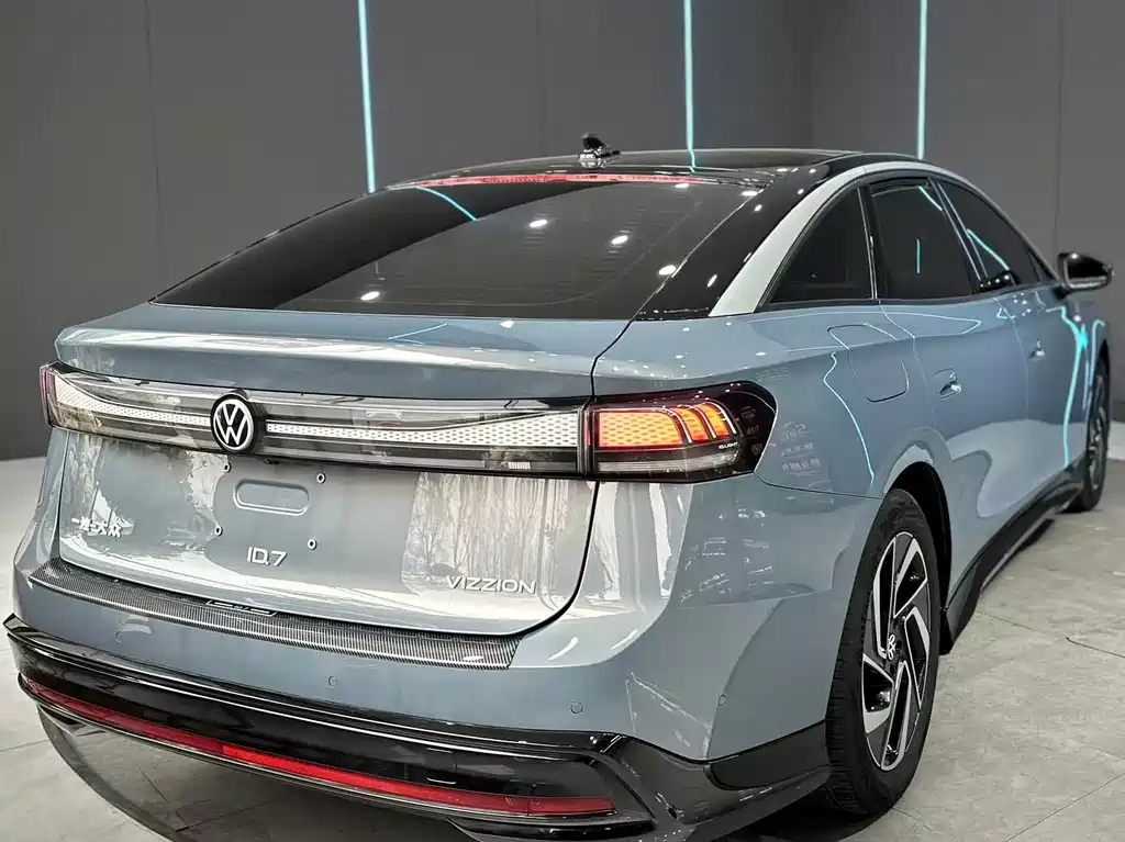 VOLKSWAGEN ID.7 VIZZION