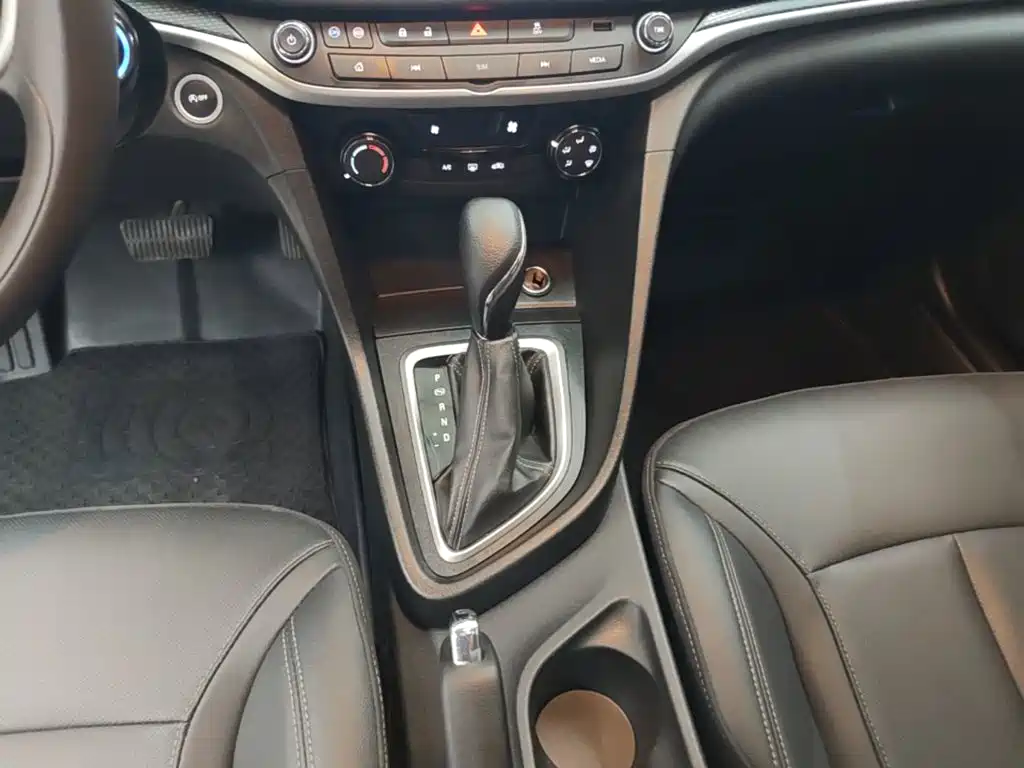 Buick Excelle — миниатюра 14