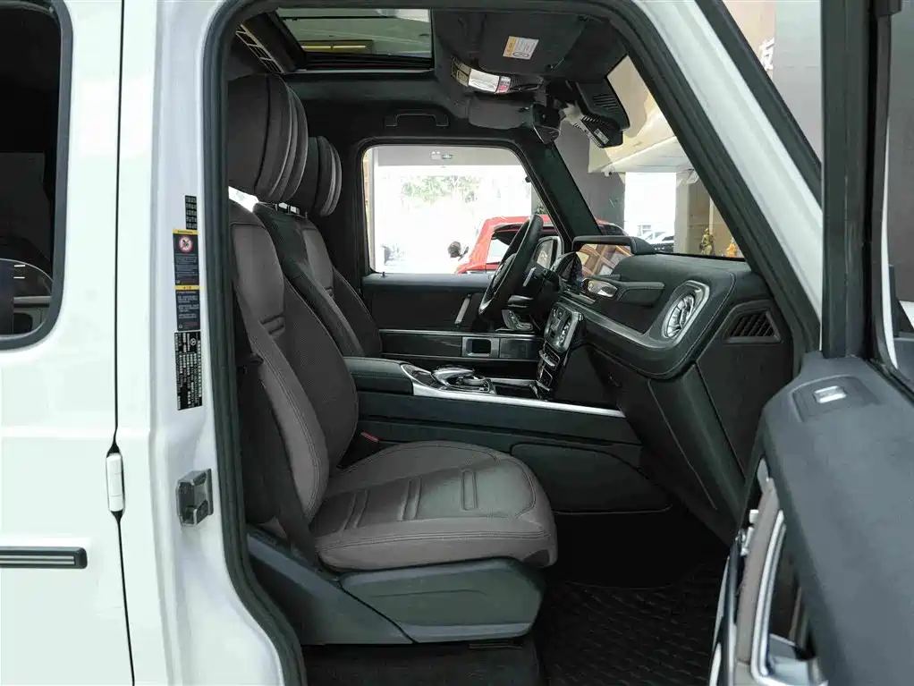 Mercedes-Benz G-Class — миниатюра 12