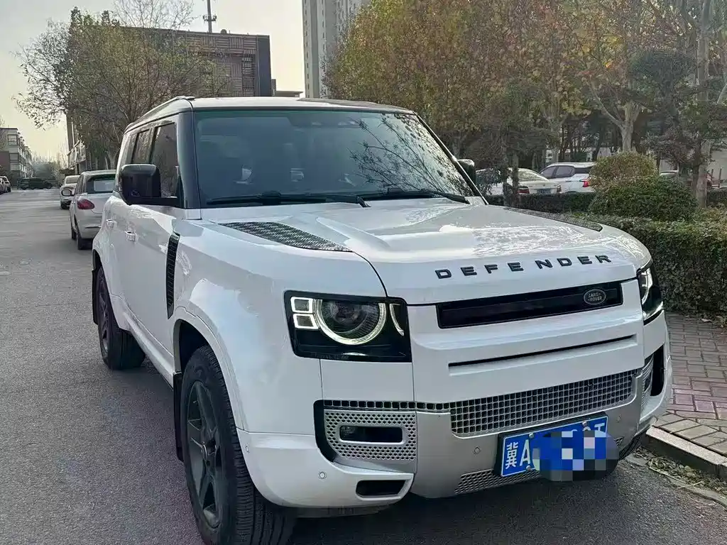 Land Rover Defender 2021