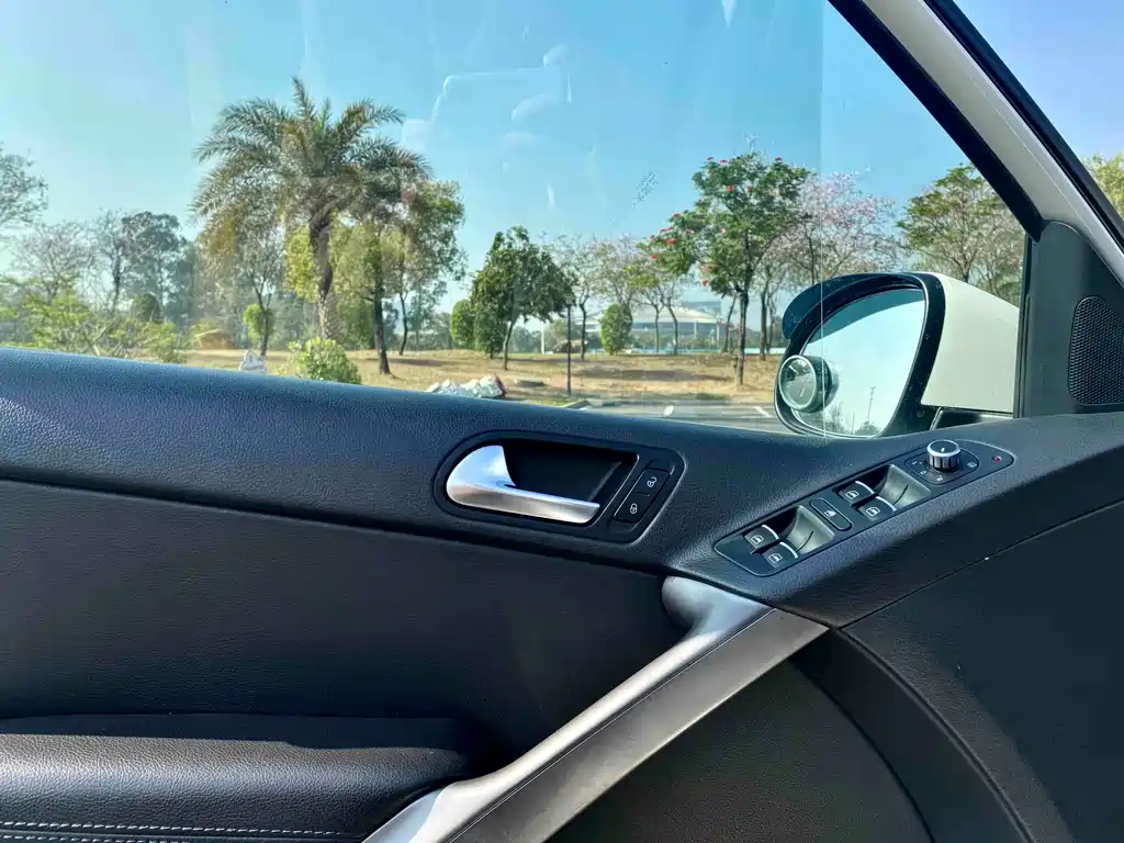 Volkswagen Tiguan — миниатюра 16