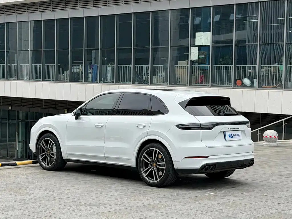 Porsche Cayenne — миниатюра 3