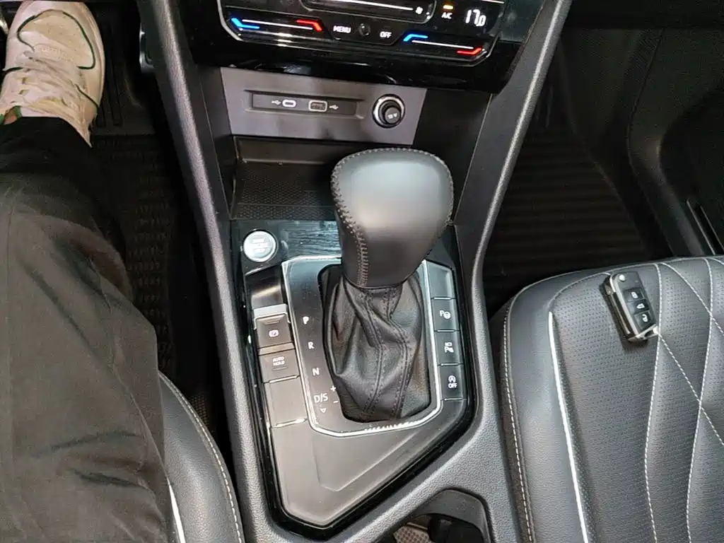 Volkswagen Tiguan L — миниатюра 14