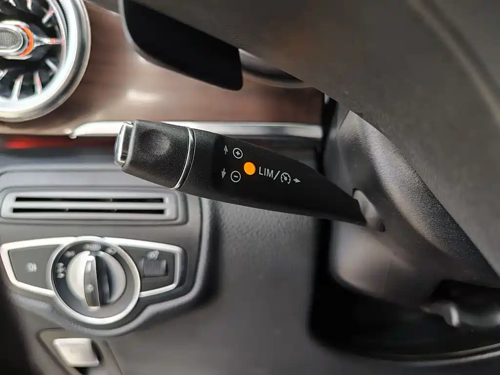 MERCEDES-BENZ V CLASS