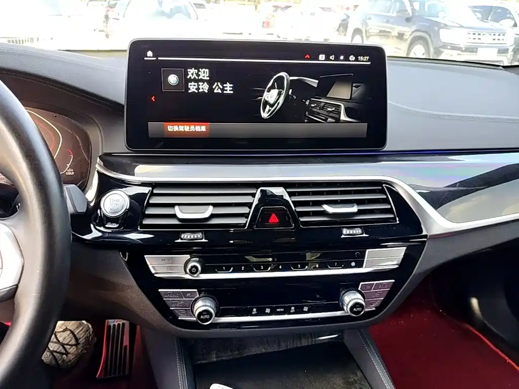 BMW 5 Series — миниатюра 13