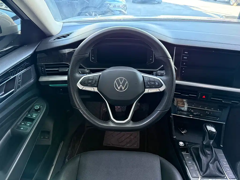 Volkswagen Passat PHEV — миниатюра 8