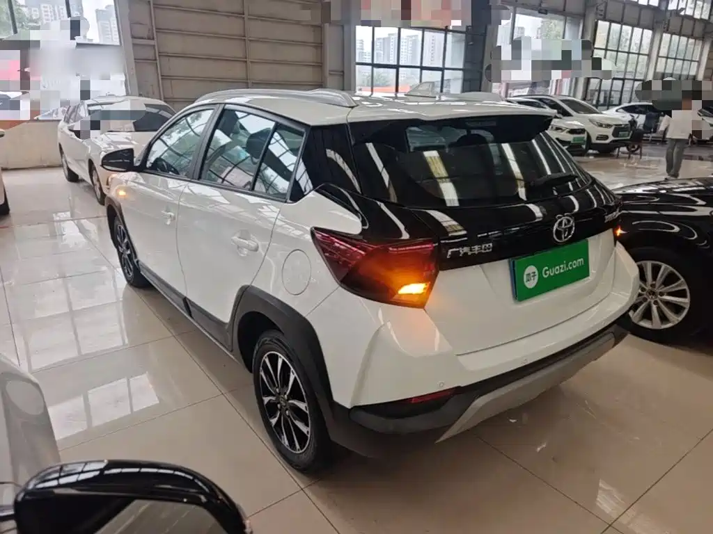 Toyota Yaris L — миниатюра 5
