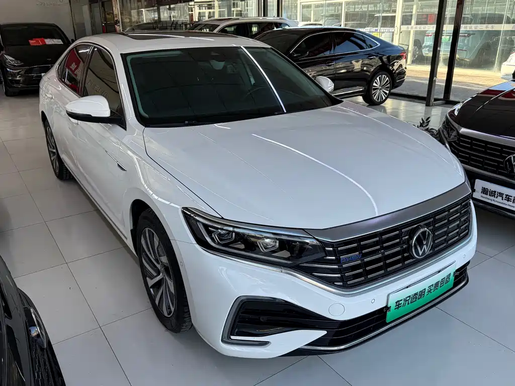 Volkswagen Passat PHEV — миниатюра 3