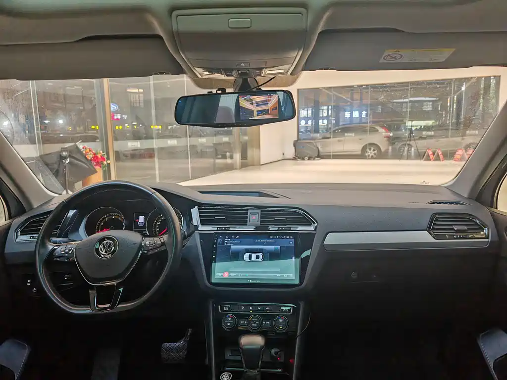 Volkswagen Tiguan L L 2020 330TSI AT Comfort VI