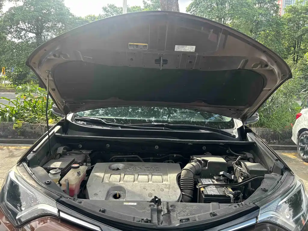 Toyota RAV4 — миниатюра 11