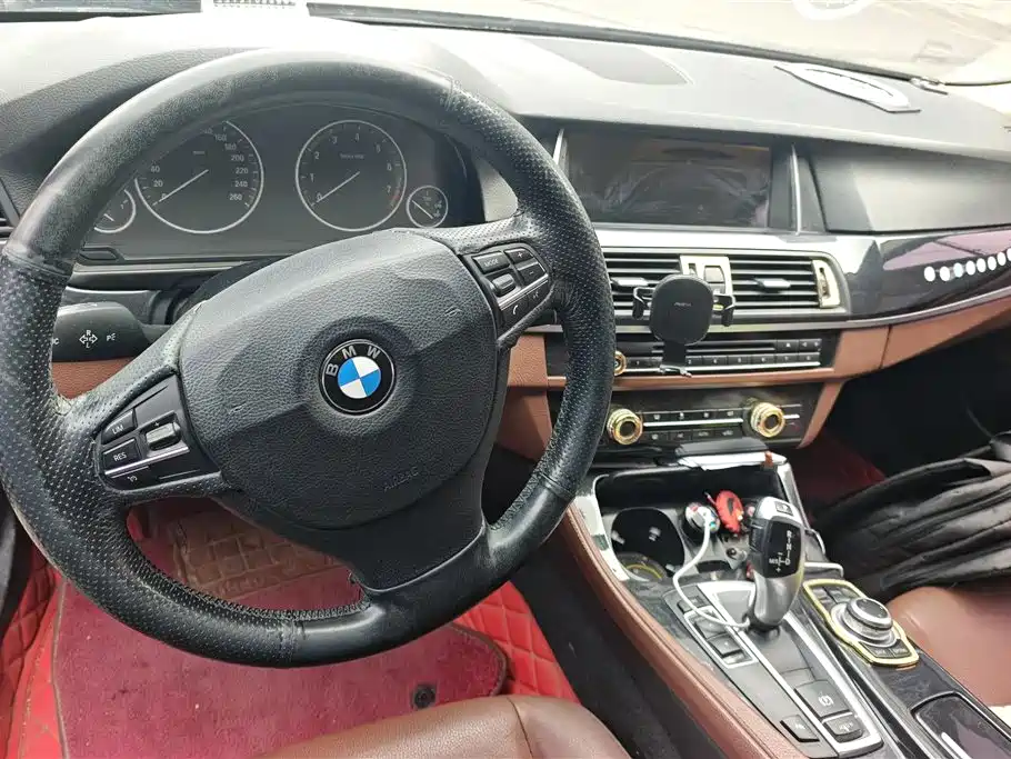 BMW 5 SERIES