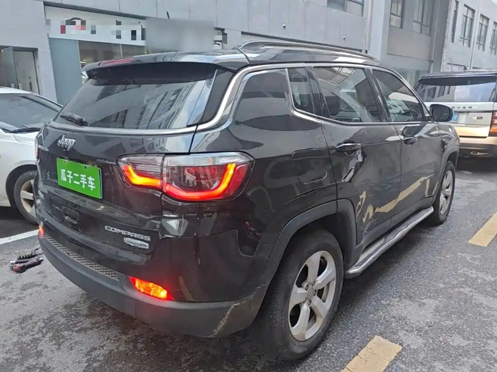Jeep Compass — миниатюра 7