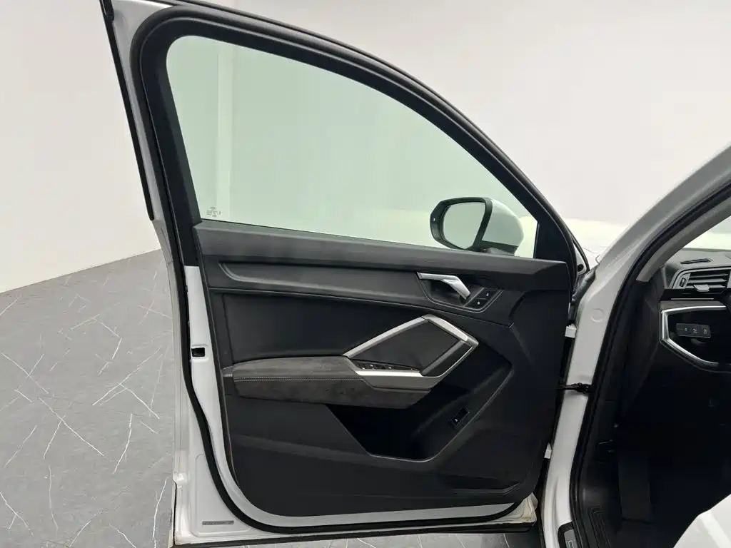 Audi Q3 — миниатюра 13