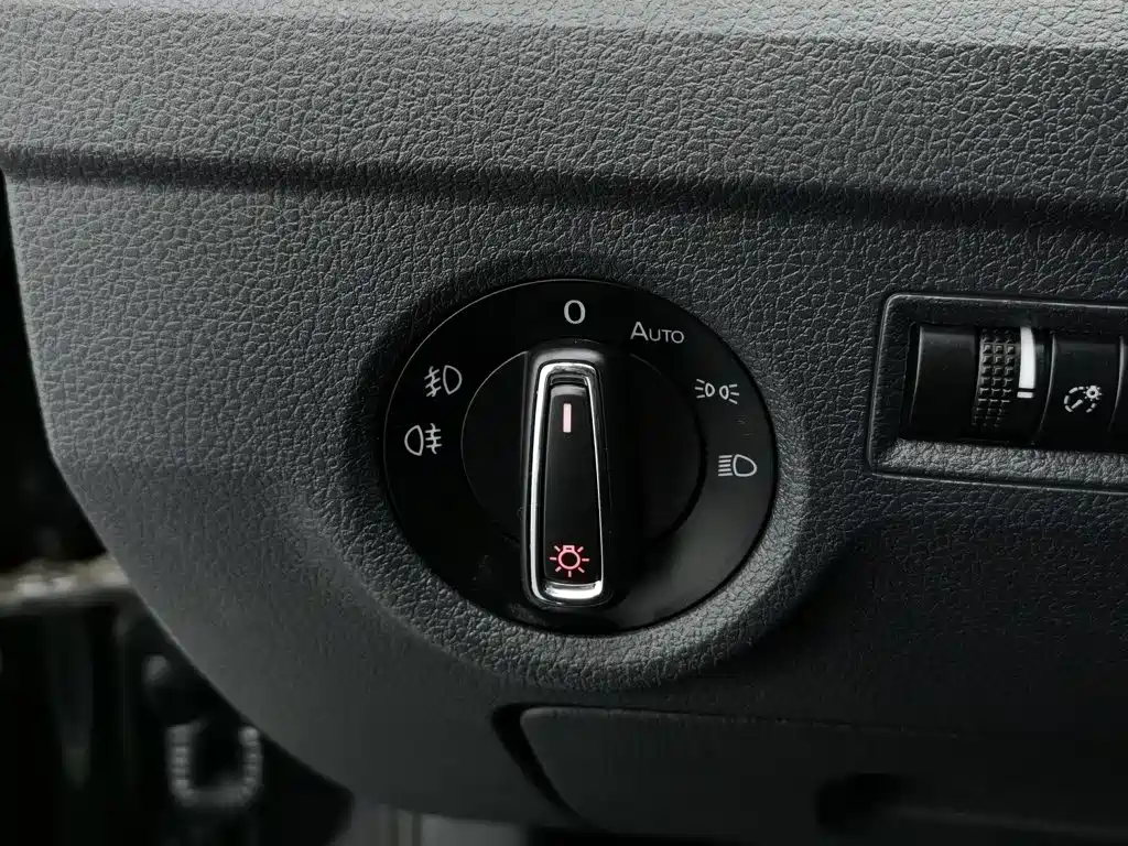 Volkswagen Passat — миниатюра 21