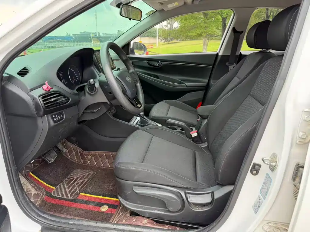 Hyundai Elantra — миниатюра 4