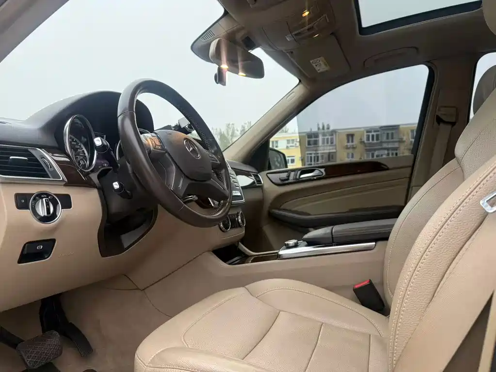 Mercedes-Benz M-Class — миниатюра 9