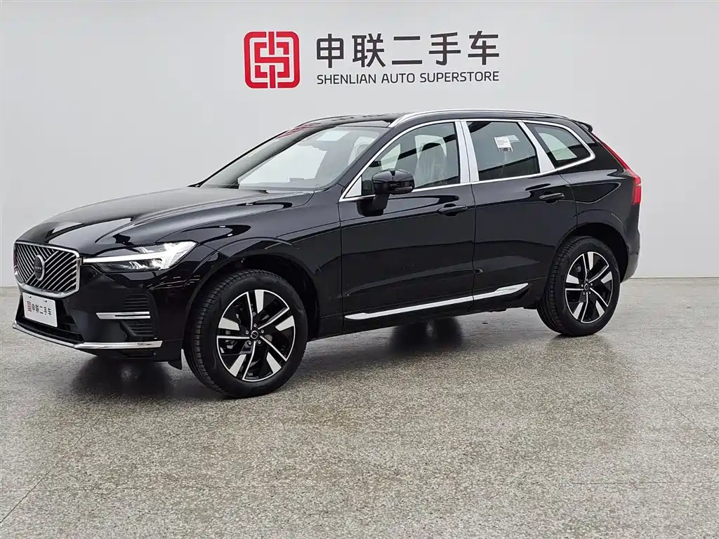 Volvo XC60 2026 B5 Luxury
