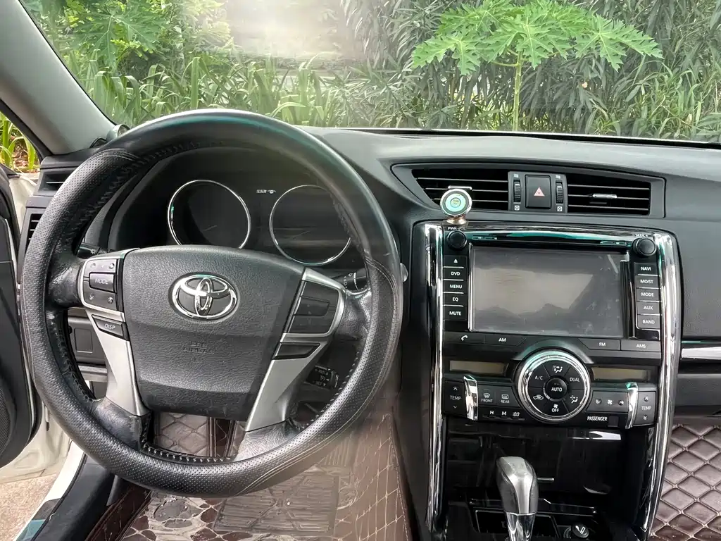 Toyota Reiz — миниатюра 11