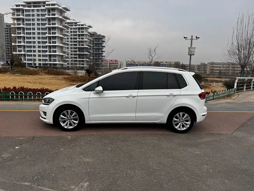 VOLKSWAGEN GOLF*JIAYU