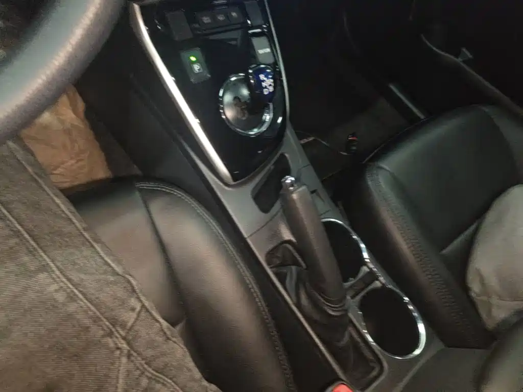 Toyota Corolla Hybrid — миниатюра 14