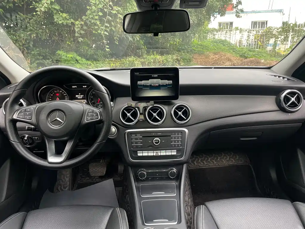 Mercedes-Benz GLA — миниатюра 8