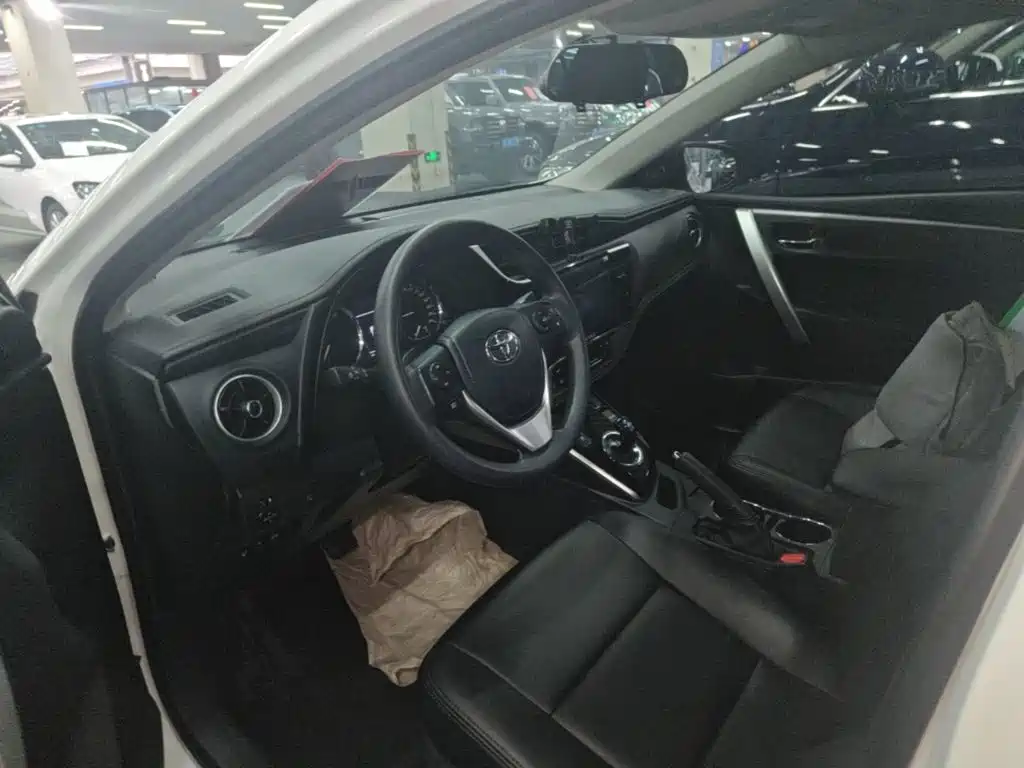 Toyota Corolla Hybrid — миниатюра 15