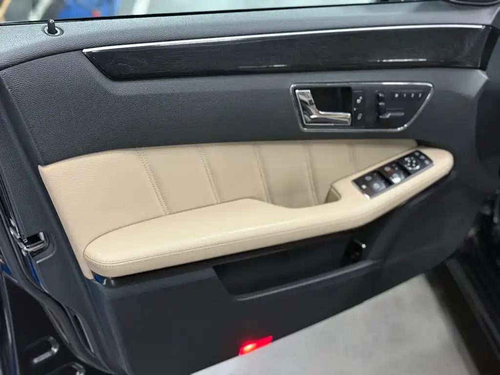 Mercedes-Benz E-Class E 2010 E 300 L Fashion