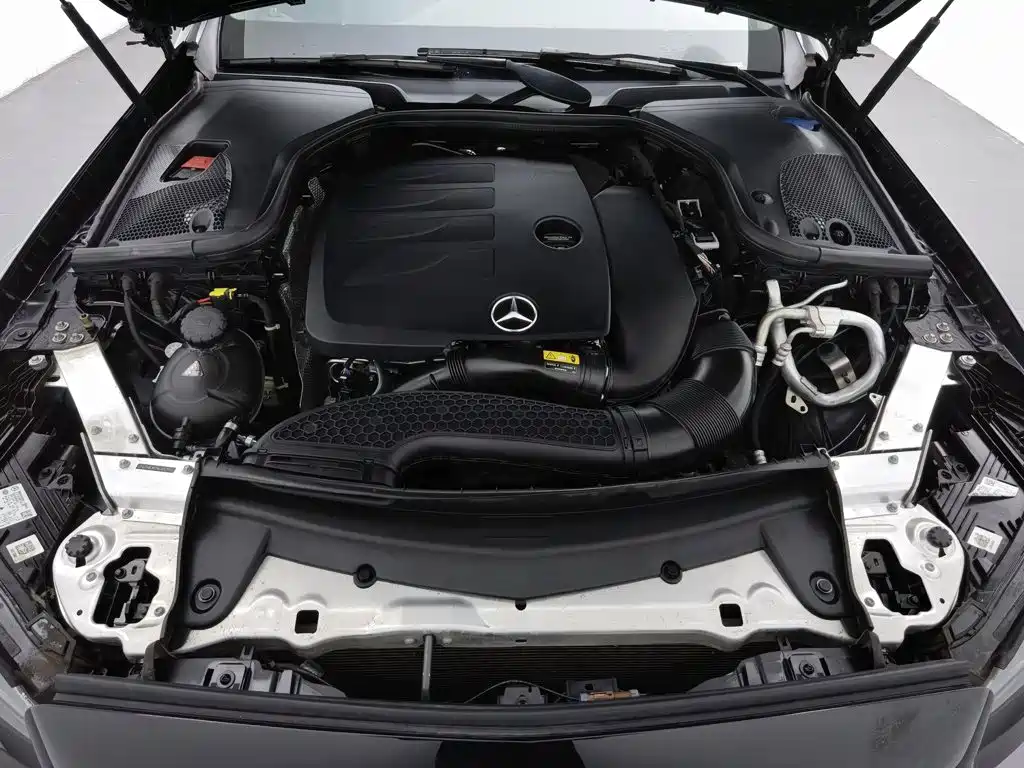 Mercedes-Benz E-Class — миниатюра 6