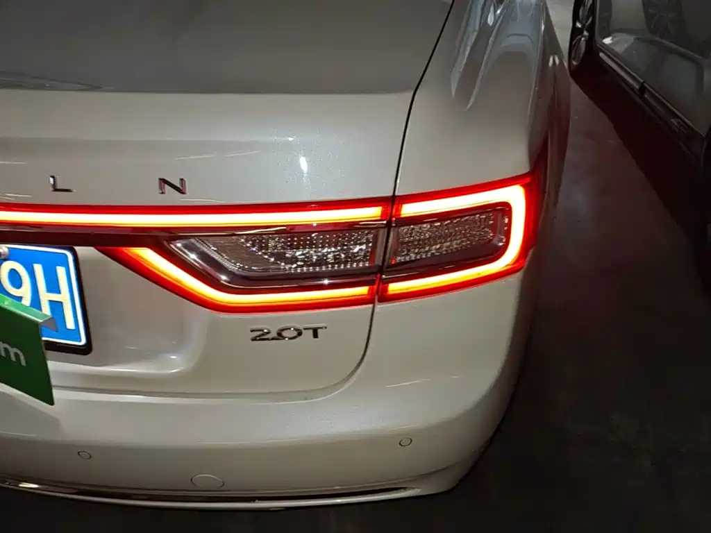 Lincoln Continental — миниатюра 8