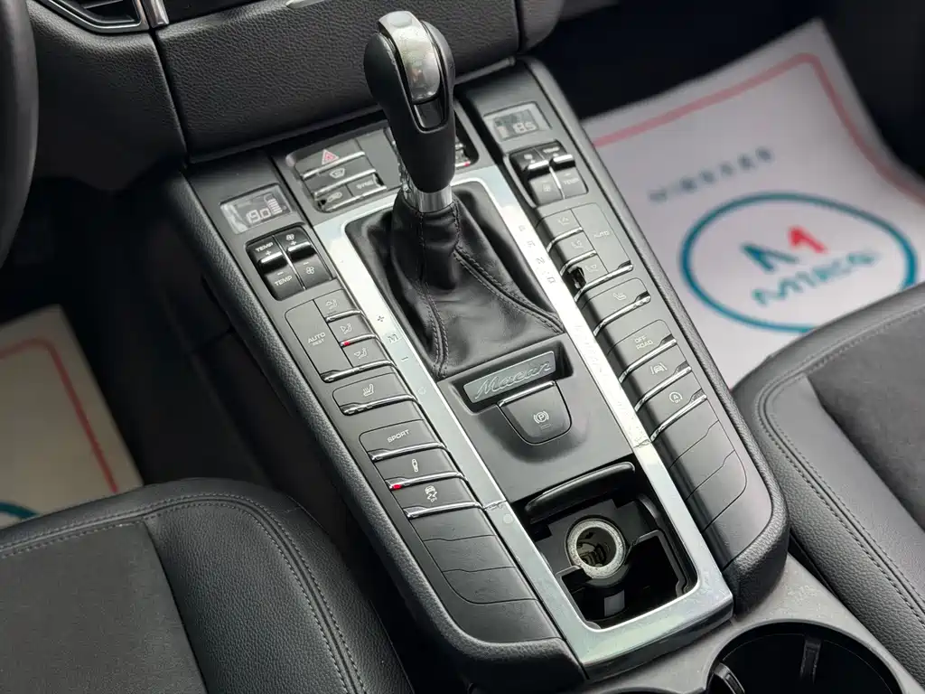 Porsche Macan — миниатюра 12