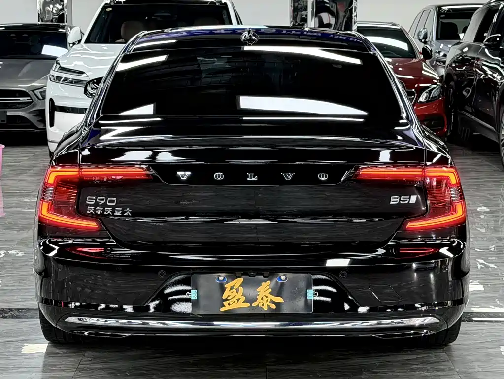 Volvo S90 2024 B5 Luxury
