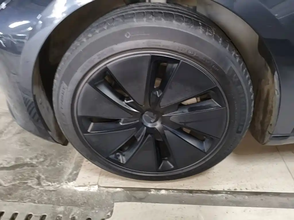 Tesla Model 3 — миниатюра 23