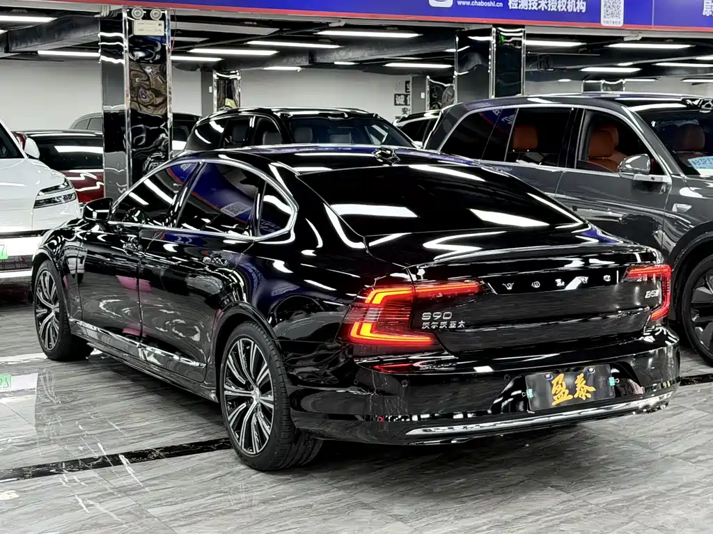 Volvo S90 2024 B5 Luxury