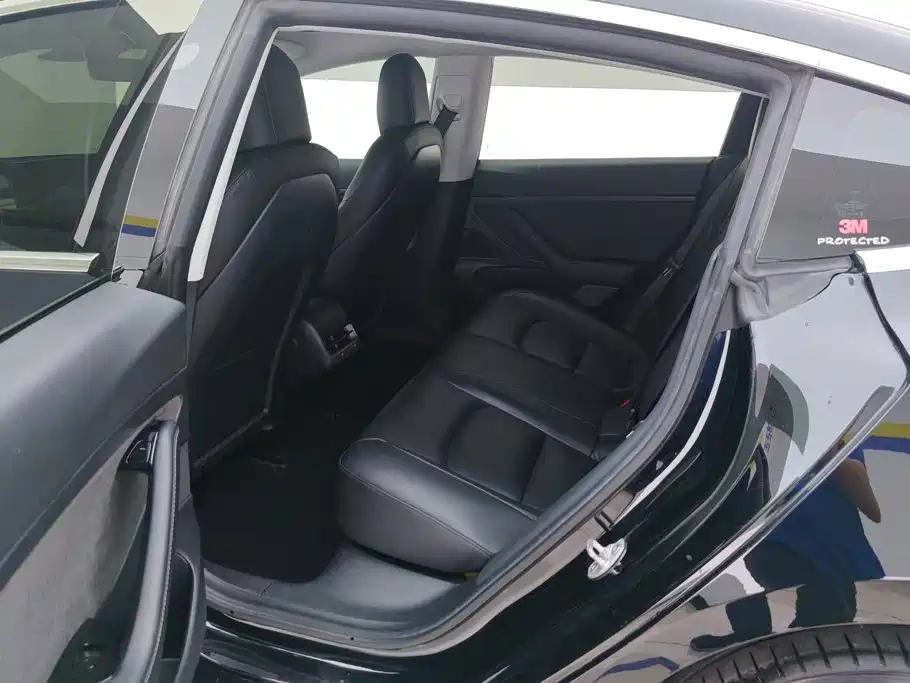 Tesla Model 3 — миниатюра 11