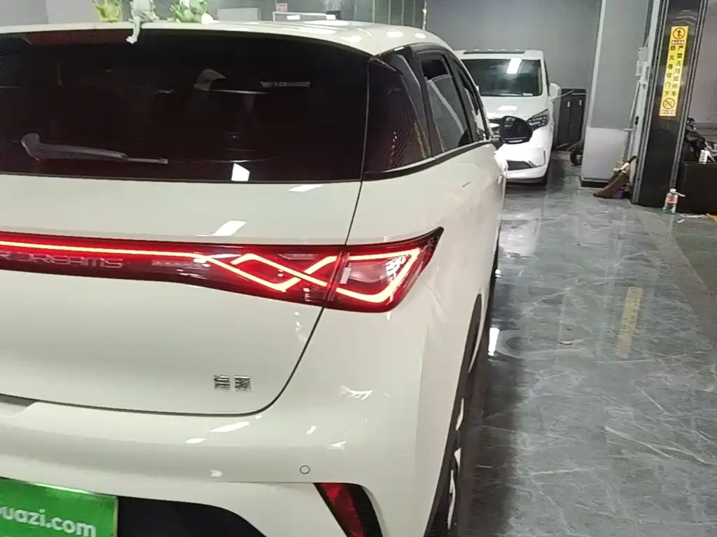 BYD Dolphin — миниатюра 8