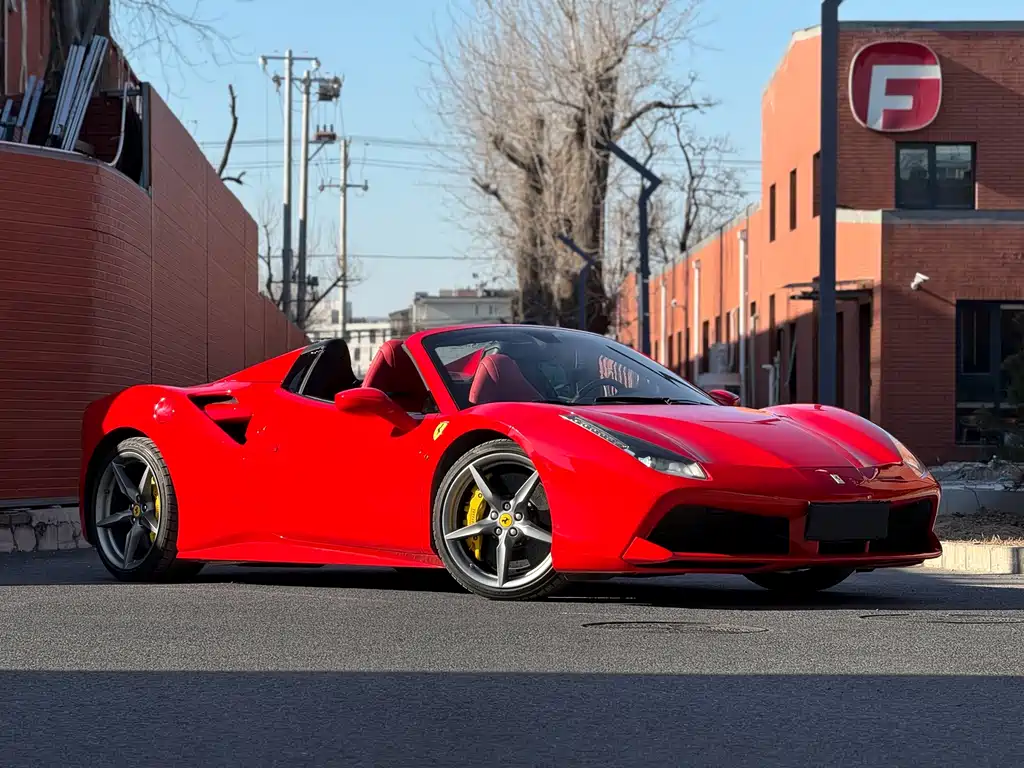 FERRARI 488