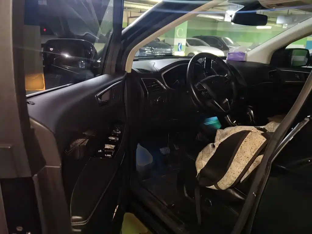 Ford Edge — миниатюра 17