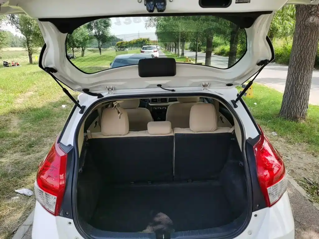 Toyota Yaris L — миниатюра 19