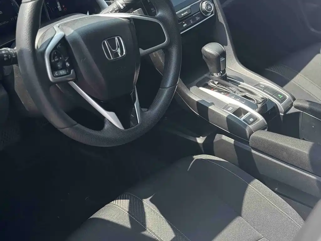 Honda Civic — миниатюра 4