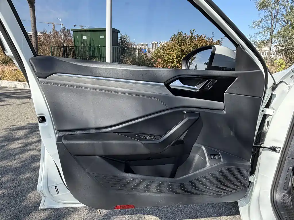 Volkswagen Sagitar — миниатюра 26