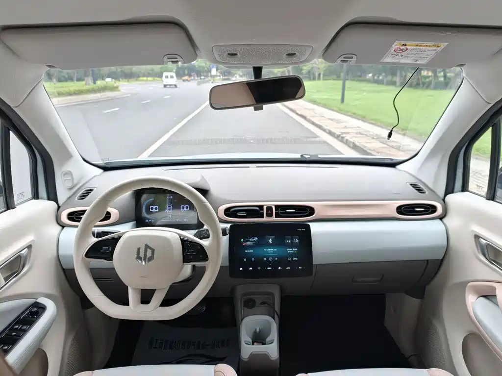 Leapmotor Leapmotor T03 — миниатюра 8