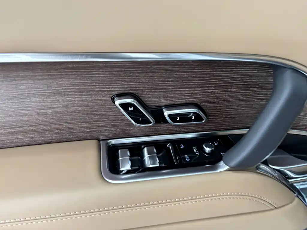 Land Rover Range Rover — миниатюра 10