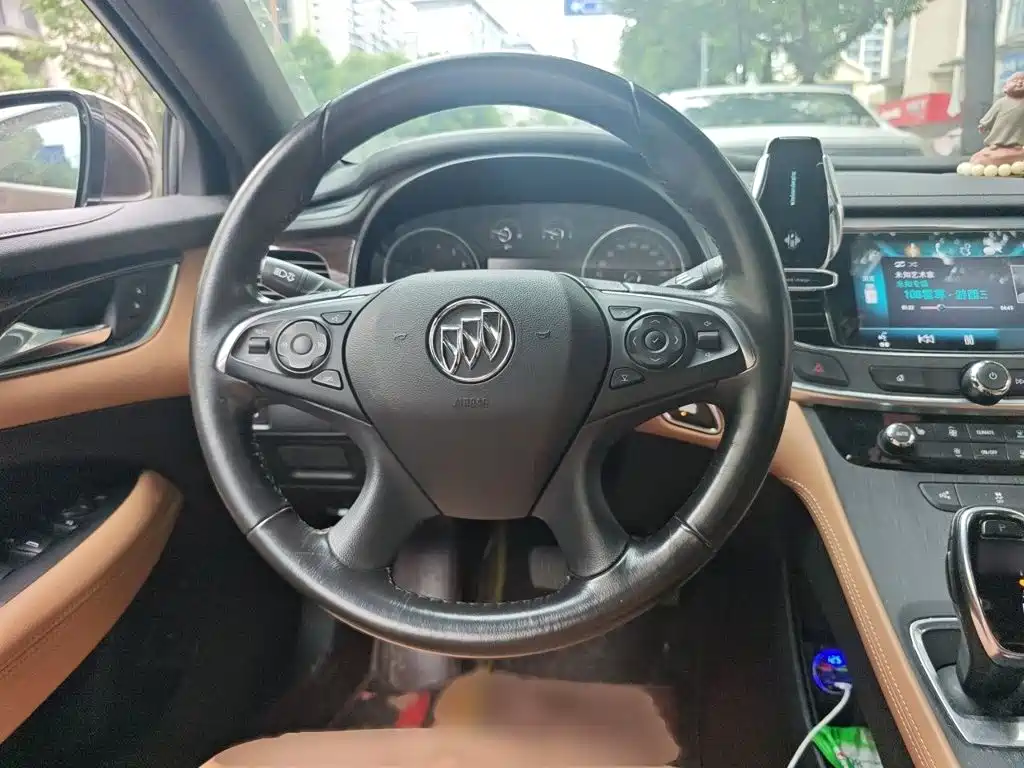 Buick LaCrosse — миниатюра 3