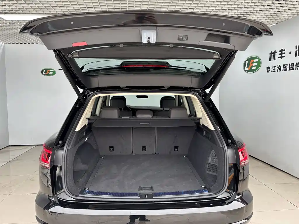 Volkswagen Touareg — миниатюра 28