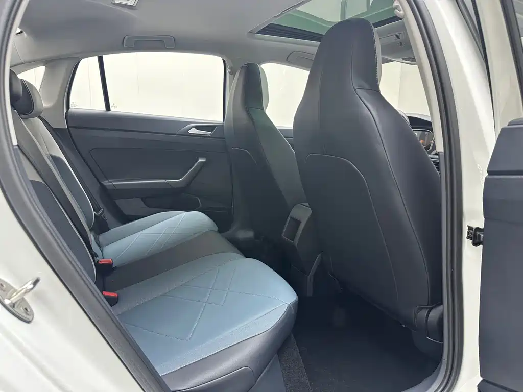 Volkswagen Lavida — миниатюра 6
